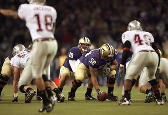 SEATTLE - NOVEMBER 24: Jake Locker #10 of the Washington Huskies at the line of scrimmage during the 100th Apple Cup game against the Washington State Cougars at Husky Stadium on November 24, 2007 in Seattle, Washington. (Photo by Otto Greule Jr/Getty Images) 