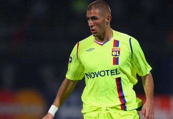 LYON, FRANCE - SEPTEMBER 17:  Karim Benzema of Lyon during the UEFA Champions League Group F match between Lyon and Fiorentina at the Stade de Gerland on September 17, 2008 in Lyon, France.  (Photo by Michael Steele/Getty Images)
