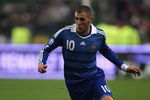 PARIS - NOVEMBER 19:  Karim Benzema of France in action during the International Friendly between France and Uruguay at the Stade de France on November 19, 2008 in Paris, France.  (Photo by Hamish Blair/Getty Images)