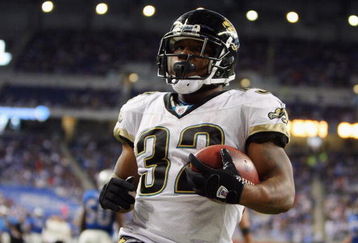 DETROIT - NOVEMBER 09: Maurice Jones-Drew #32 of the Jacksonville Jaguars runs the ball against the Detroit Lions on November 9, 2008 at Ford Field in Detroit, Michigan. Jacksonville defeated Detroit 38-14. (Photo by Jim McIsaac/Getty Images) 