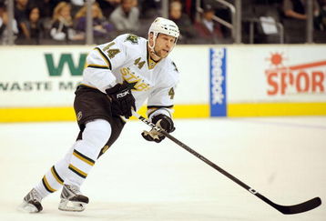 LOS ANGELES, CA - MARCH 05:  Steve Begin #44 of the Dallas Stars skates in the open ice against the Los Angeles Kings during the game at the Staples Center on March 5, 2008 in Los Angeles, California.  (Photo by Harry How/Getty Images)