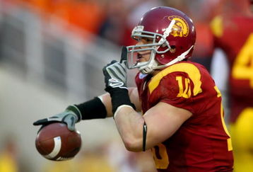 PASADENA, CA - JANUARY 01:  Brian Cushing #10 of the USC Trojans celebrates after recovering the fumble by Jacob Willis #83 of the Illinois Fighting Illini in the third quarter of the 'Rose Bowl presented by Citi' at the Rose Bowl on January 1, 2008 in Pasadena, California.  (Photo by Donald Miralle/Getty Images)