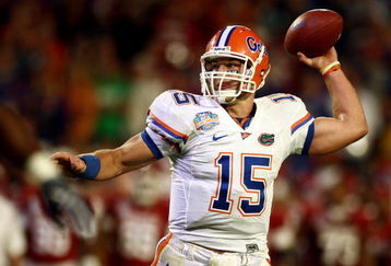 MIAMI - JANUARY 08:  Quarterback Tim Tebow #15 of the Florida Gators looks to pass against the Oklahoma Sooners in the FedEx BCS National Championship Game at Dolphin Stadium on January 8, 2009 in Miami, Florida.  (Photo by Donald Miralle/Getty Images)