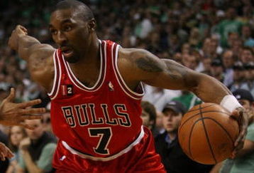 BOSTON - MAY 02:  Ben Gordon #7 of the Chicago Bulls heads for the net against the Boston Celtics in Game Seven of the Eastern Conference Quarterfinals during the 2009 NBA Playoffs at TD Banknorth Garden on May 2, 2009 in Boston, Massachusetts. The Celtics defeated the Bulls 109-99. NOTE TO USER: User expressly acknowledges and agrees that, by downloading and or using this photograph, User is consenting to the terms and conditions of the Getty Images License Agreement.  (Photo by Elsa/Getty Images)