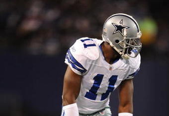 EAST RUTHERFORD, NJ - NOVEMBER 02:  Roy Williams #11 of the Dallas Cowboys in action against The New York Giants during their game on November 2, 2008 at Giants Stadium in East Rutherford, New Jersey.  (Photo by Al Bello/Getty Images)