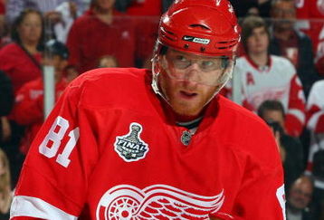 DETROIT - JUNE 12:  Marian Hossa #81 of the Detroit Red Wings skates against the Pittsburgh Penguins during Game Seven of the 2009 NHL Stanley Cup Finals at Joe Louis Arena on June 12, 2009 in Detroit, Michigan.  (Photo by Jim McIsaac/Getty Images)