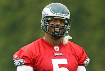 PHILADELPHIA - MAY 1: Quarterback Donovan McNabb #5 of the Philadelphia Eagles practices during mini camp at the NovaCare Complex on May 1, 2009 in Philadelphia, Pennsylvania.  (Photo by Hunter Martin/Getty Images)