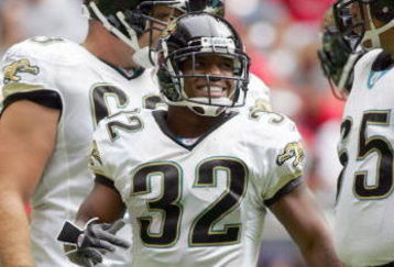 HOUSTON - OCTOBER 22:  Maurice Jones -Drew #32 of the Jacksonville Jaguars walks on the field during the game against the Houston Texans at Reliant Stadium on October 22, 2006 in Houston, Texas. (Photo by Ronald Martinez/Getty Images)