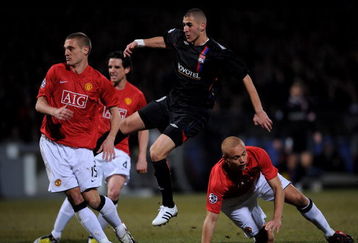 LYON, FRANCE - FEBRUARY 20:  Karim Benzema of Lyon fires in a shot to score during the UEFA Champions League first knockout round, first leg match between Lyon and Manchester United at the Stade Gerland on February 20, 2008 in Lyon, France.  (Photo by Shaun Botterill/Getty Images)