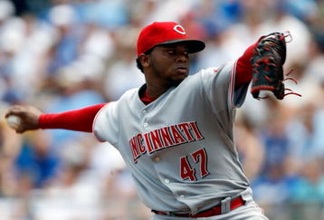 KANSAS CITY, MO - JUNE 14:  Starting pitcher Johnny Cueto #47 of the Cincinnati Reds pitches during the game against the Kansas City Royals on June 14, 2009 in Kansas City, Missouri.  (Photo by Jamie Squire/Getty Images)
