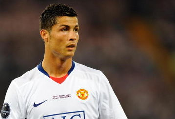 ROME - MAY 27: Cristiano Ronaldo of Manchester United during the UEFA Champions League Final match between Barcelona and Manchester United at the Stadio Olimpico on May 27, 2009 in Rome, Italy. (Photo by Claudio Villa/Getty Images)