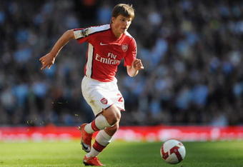 LONDON - APRIL 04: Andrei Arshavin of Arsenal in action during the Barclays Premier League match between Arsenal and Manchester City at Emirates Stadium on April 4, 2009 in London, England.  (Photo by Shaun Botterill/Getty Images)