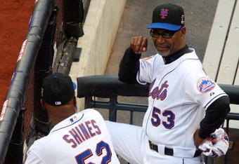 NEW YORK - JUNE 27:  Manager Jerry Manuel of the New York Mets talks with coach Razor Shines #52 prior to playing the New York Yankees on June 27, 2009 at Citi Field in the Flushing neighborhood of the Queens borough of New York City.  (Photo by Jim McIsaac/Getty Images)