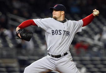 NEW YORK - MAY 04:  Jon Lester #31 of the Boston Red Sox deals a pitch against the New York Yankees on May 4, 2009 at Yankee Stadium in the Bronx borough of New York City. The Red Sox defeated the Yankees 6-4.  (Photo by Jim McIsaac/Getty Images)