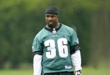 PHILADELPHIA - MAY 1: Running back Brian Westbrook #36 of the Philadelphia Eagles practices during minicamp at the NovaCare Complex on May 1, 2009 in Philadelphia, Pennsylvania. (Photo by Hunter Martin/Getty Images)