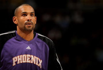 DENVER - MARCH 05:  Grant Hill 33 of the Phoenix Suns warms up prior to facing the Denver Nuggets during NBA action at the Pepsi Center on March 5, 2008 in Denver, Colorado. The Nuggets defeated the Suns 126-113. NOTE TO USER: User expressly acknowledges and agrees that, by downloading and or using this photograph, user is consenting to the term and conditions of the Getty Images License Agreement.  (Photo by Doug Pensinger/Getty Images)
