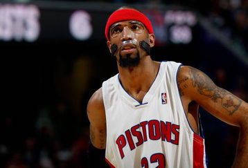 CLEVELAND - FEBRUARY 22:  Richard Hamilton #32 of the Detroit Pistons looks up during the game against the Cleveland Cavaliers on February 22, 2009 at the Quicken Loans Arena in Cleveland, Ohio.  The Cavaliers won 99-78.  NOTE TO USER: User expressly acknowledges and agrees that, by downloading and or using this photograph, User is consenting to the terms and conditions of the Getty Images License Agreement.  (Photo by Gregory Shamus/Getty Images)