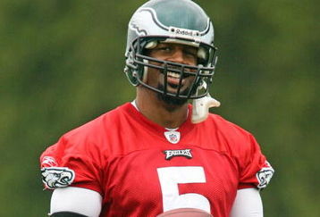 PHILADELPHIA - MAY 1: Quarterback Donovan McNabb #5 of the Philadelphia Eagles practices during mini camp at the NovaCare Complex on May 1, 2009 in Philadelphia, Pennsylvania.  (Photo by Hunter Martin/Getty Images)