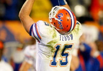 MIAMI - JANUARY 08:  Tim Tebow #15 of the Florida Gators celebrates after he threw a 4-yard touchdown to David Nelson #83 in the fourth quarter against the Oklahoma Sooners during the FedEx BCS National Championship game at Dolphin Stadium on January 8, 2009 in Miami, Florida. FLorida won 24-17. (Photo by Marc Serota/Getty Images)