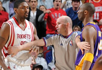 Ron_artest_kobe_bryant_crop_340x234