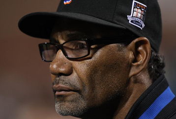SAN FRANCISCO - MAY 14: Manager Jerry Manuel of the New York Mets looks on against the San Francisco Giants during a Major League Baseball game on May 14, 2009 at AT&T Park in San Francisco, California.  (Photo by Jed Jacobsohn/Getty Images)