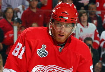 DETROIT - JUNE 12:  Marian Hossa #81 of the Detroit Red Wings skates against the Pittsburgh Penguins during Game Seven of the 2009 NHL Stanley Cup Finals at Joe Louis Arena on June 12, 2009 in Detroit, Michigan.  (Photo by Jim McIsaac/Getty Images)