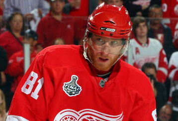 DETROIT - JUNE 12:  Marian Hossa #81 of the Detroit Red Wings skates against the Pittsburgh Penguins during Game Seven of the 2009 NHL Stanley Cup Finals at Joe Louis Arena on June 12, 2009 in Detroit, Michigan.  (Photo by Jim McIsaac/Getty Images)