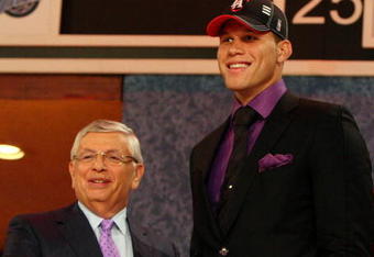 NEW YORK - JUNE 25:  NBA Commissioner David Stern poses for a photograph with the first overall draft pick by the Los Angeles Clippers,  Blake Griffin during the 2009 NBA Draft at the Wamu Theatre at Madison Square Garden June 25, 2009 in New York City. NOTE TO USER: User expressly acknowledges and agrees that, by downloading and/or using this Photograph, User is consenting to the terms and conditions of the Getty Images License Agreement.  (Photo by Jim McIsaac/Getty Images)