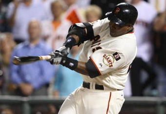 SAN FRANCISCO - SEPTEMBER 26:  Barry Bonds #25 of the San Francisco Giants flies out during his final home at bat as a Giant against the San Diego Padres during a Major League Baseball game on September 26, 2007 at AT&T Park in San Francisco, California.  (Photo by Jed Jacobsohn/Getty Images)