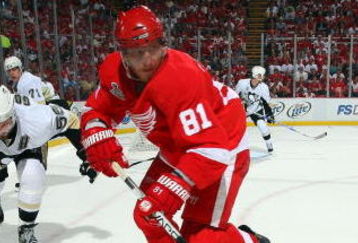 DETROIT - JUNE 12:  Marian Hossa #81 of the Detroit Red Wings skates against the Pittsburgh Penguins during Game Seven of the 2009 NHL Stanley Cup Finals at Joe Louis Arena on June 12, 2009 in Detroit, Michigan.  (Photo by Jim McIsaac/Getty Images)