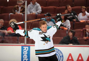 ANAHEIM, CA - APRIL 21:  Ryane Clowe #29 of the San Jose Sharks warms up against the Anaheim Ducks during Game Three of the Western Conference Quarterfinal Round of the 2009 Stanley Cup Playoffs at Honda Center on April 21, 2009 in Anaheim, California. (Photo by Harry How/Getty Images)