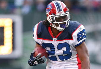 EAST RUTHERFORD, NJ - DECEMBER 14:  Marshawn Lynch #23 of The Buffalo Bills in action against The New York Jets during their game on December 14, 2008 at Giants Stadium in East Rutherford, New Jersey.  (Photo by Al Bello/Getty Images)