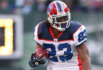 EAST RUTHERFORD, NJ - DECEMBER 14:  Marshawn Lynch #23 of The Buffalo Bills in action against The New York Jets during their game on December 14, 2008 at Giants Stadium in East Rutherford, New Jersey.  (Photo by Al Bello/Getty Images)