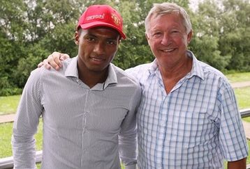 Luis-antonio-valencia-joins-man_feature