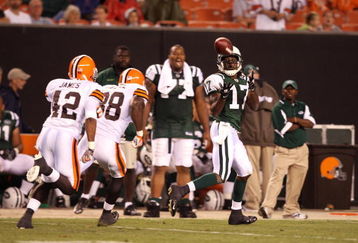 CLEVELAND, OH - AUGUST 7:  David Clowney #17 of the New York Jets catches his second touchdown pass of the night against the Cleveland Browns during a preseason NFL game at Cleveland Browns Stadium on August 7, 2008 in Cleveland, Ohio. (Photo by Joe Robbins/Getty Images)