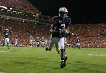 AUBURN, AL - SEPTEMBER 20:  Wide receiver Robert Dunn #3 of the Auburn Tigers pulls down a touchdown pass over safety Danny McCray #44 of the LSU Tigers at Jordan-Hare Stadium on September 20, 2008 in Auburn, Alabama. LSU defeated Auburn 26-21.  (Photo by Doug Benc/Getty Images)