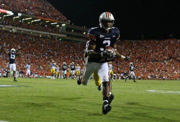 AUBURN, AL - SEPTEMBER 20:  Wide receiver Robert Dunn #3 of the Auburn Tigers pulls down a touchdown pass over safety Danny McCray #44 of the LSU Tigers at Jordan-Hare Stadium on September 20, 2008 in Auburn, Alabama. LSU defeated Auburn 26-21.  (Photo by Doug Benc/Getty Images)