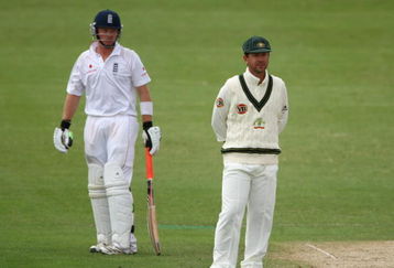 WORCESTER, ENGLAND - JULY 04:  Ricky Ponting of Australia looks on with Ian Bell of England Lions during the Ashes warm-up match between England Lions and Australia at New Road on July 4, 2009 in Worcester, England.  (Photo by Clive Rose/Getty Images)