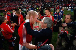 JOHANNESBURG, SOUTH AFRICA - JULY 04:  Lions captain Paul O' Connell is congratulated by coach Ian McGeechan after the Third Test match between South Africa and The British and Irish Lions at Ellis Park Stadium on July 4, 2009 in Johannesburg, South Africa.  (Photo by Stu Forster/Getty Images)