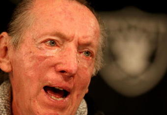ALAMEDA, CA - SEPTEMBER 30:  Oakland Raiders owner Al Davis speaks during a press conference to announce the firing of head coach Lane Kiffin of the Oakland Raiders at thier training facility on Septemer 30, 2008 in Alameda, California.  (Photo by Jed Jacobsohn/Getty Images)