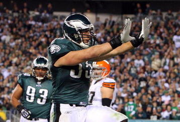 PHILADELPHIA - DECEMBER 15:  Stewart Bradley #55 of the Philadelphia Eagles celebrates after a tackle against the Cleveland Browns on December 15, 2008 at Lincoln Financial Field in Philadelphia, Pennsylvania.  (Photo by Jim McIsaac/Getty Images)
