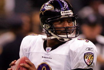 NEW ORLEANS - OCTOBER 29:  Quarterback Steve McNair #9 of the Baltimore Ravens drops back to pass against the New Orleans Saints at the Louisiana Superdome on October 29, 2006 in New Orleans, Louisiana.  (Photo by Ronald Martinez/Getty Images)