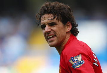 LONDON - SEPTEMBER 21:  Owen Hargreaves of Manchester United looks on during the Barclays Premier League match between Chelsea and Manchester United at Stamford Bridge on September 21, 2008 in London, England.  (Photo by Mike Hewitt/Getty Images)