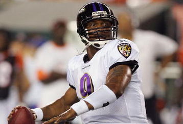 CINCINNATI - SEPTEMBER 10: Steve McNair #9 of the Baltimore Ravens looks to pass against of the Cincinnati Bengals during their season opening game on September 10, 2007 at Paul Brown Stadium in Cincinnati, Ohio. The Bengals defeated the Ravens 27-20.  (Photo by Jim McIsaac/Getty Images)  