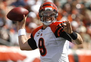 CINCINNATI - SEPTEMBER 14:  Carson Palmer #9 of the Cincinnati Bengals throws the ball against the Tennessee Titans during the first quarter of their NFL game September 14, 2008 at Paul Brown Stadium in Cincinnati, Ohio.  (Photo by Matt Sullivan/Getty Images)