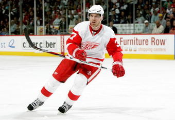 DENVER - MARCH 04:  Mikael Samuelsson #37 of the Detroit Red Wings skates against the Colorado Avalanche during NHL action at the Pepsi Center on March 4, 2009 in Denver, Colorado. The Red Wings defeated the Avalanche 3-2.  (Photo by Doug Pensinger/Getty Images)