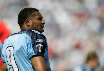 NASHVILLE, TN - OCTOBER 17:  Quarterback Steve McNair #9 of the Tennessee Titans watches the game against the Houston Texans at The Coliseum on October 2, 2004 in Nashville, Tennessee.  The Texans won 20-10.  (Photo by Andy Lyons/Getty Images) 