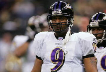 NEW ORLEANS - OCTOBER 29:  Quarterback Steve McNair #9 of the Baltimore Ravens looks on against the New Orleans Saints at the Louisiana Superdome on October 29, 2006 in New Orleans, Louisiana. The Ravens defeated the Saints 35-22. (Photo by Ronald Martinez/Getty Images)