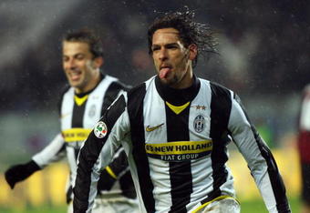 TURIN, ITALY - DECEMBER 14:  Alessandro Del Piero and Amauri of Juventus celebrate winning during the Serie A match between Juventus and AC Milan at the Stadio Olimpico on December 14, 2008 in Turin, Italy. (Photo by New Press/Getty Images)