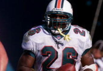 02 Dec 2001 : Lamar Smith of the Miami Dolphins during the game against the Denver Broncos at Pro Player Stadium in Miami, Florida. The Dolphins won 21-10. DIGITAL IMAGE. Mandatory Credit: Eliot Schechter/Allsport